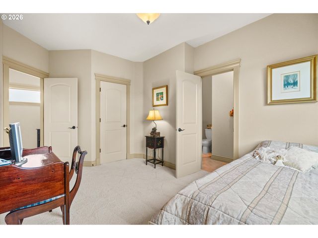 6147 QUAIL HOLLOW St Se, Salem, OR 97306