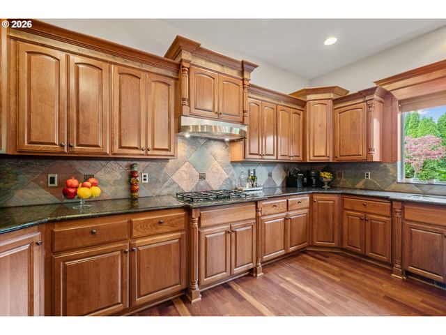 6147 QUAIL HOLLOW St Se, Salem, OR 97306