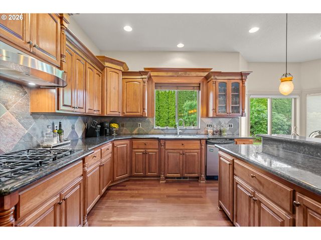 6147 QUAIL HOLLOW St Se, Salem, OR 97306