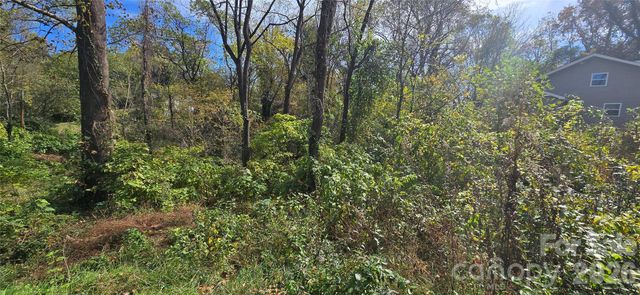520 Healan Place NW, Lenoir, NC 28645