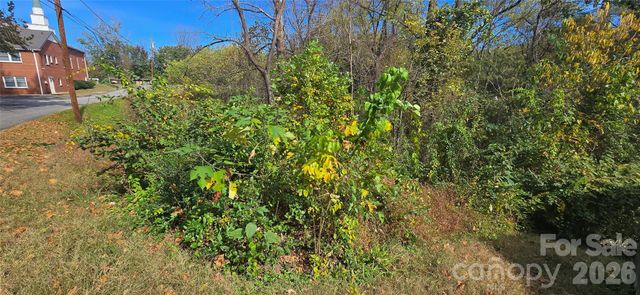 520 Healan Place NW, Lenoir, NC 28645