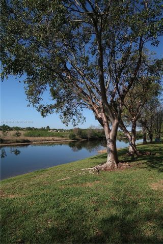 11650 SW 2nd St 16102, Pembroke Pines, FL 33025