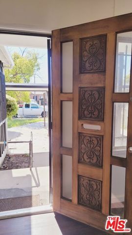 13063 Louvre Street, Pacoima (los Angeles), CA 91331