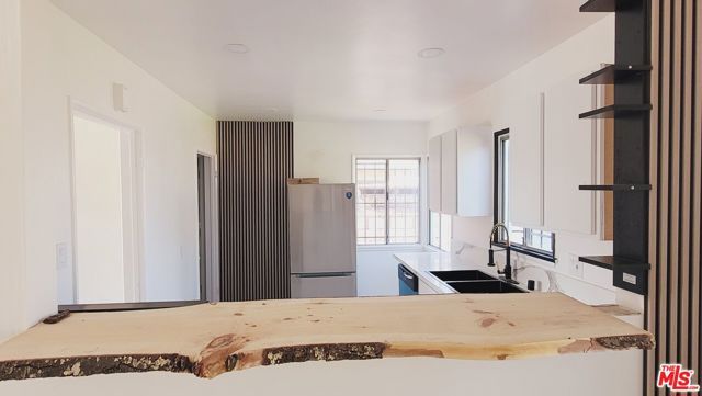 13063 Louvre Street, Pacoima (los Angeles), CA 91331