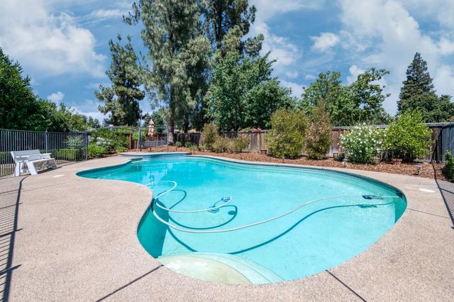 7238 N Ila, Fresno, CA 93711