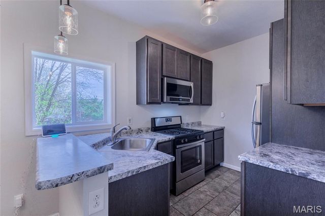 1528 N Church Street, Belleville, IL 62221