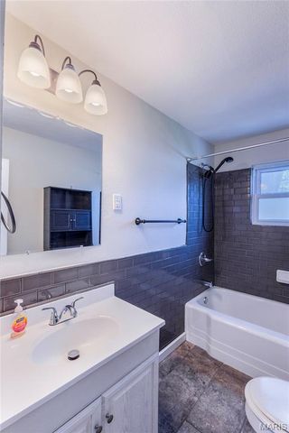 1528 N Church Street, Belleville, IL 62221
