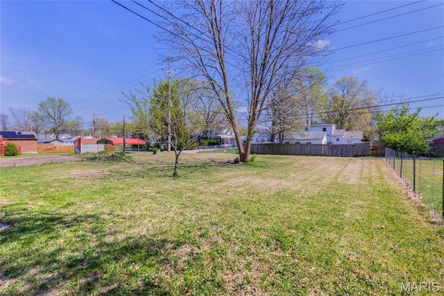 1528 N Church Street, Belleville, IL 62221
