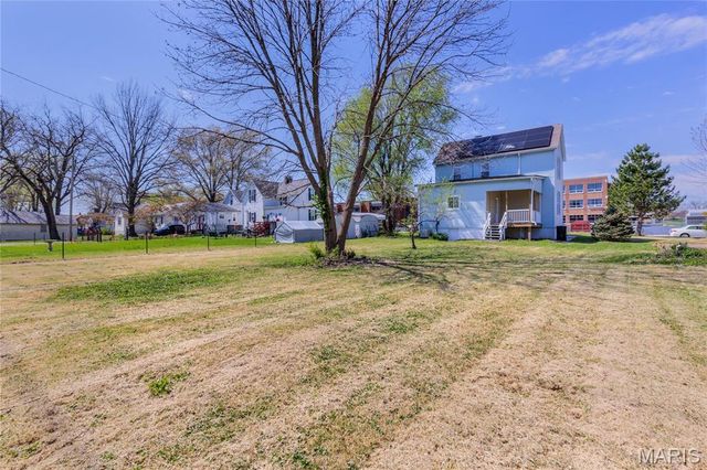 1528 N Church Street, Belleville, IL 62221