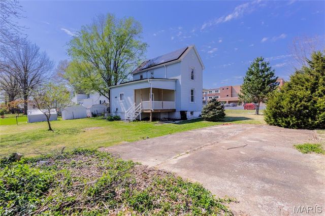 1528 N Church Street, Belleville, IL 62221