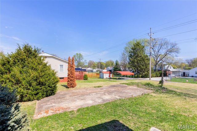 1528 N Church Street, Belleville, IL 62221