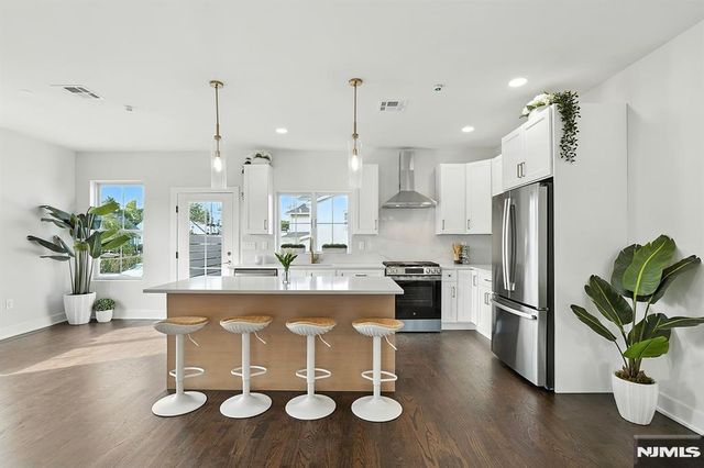 186 Canterbury Avenue, North Arlington, NJ 07031