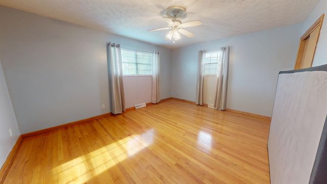 421 2nd Avenue, Chesapeake, OH 45619