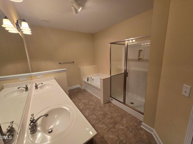 5032 Homeplace Drive, Apex, NC 27539