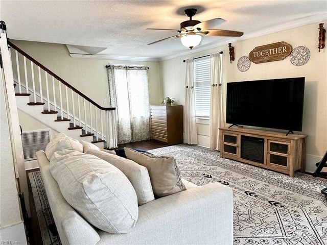 109 E Cummings AVE, Hampton, VA 23663