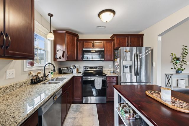 159 Ambridge St, Oak Grove, KY 42262