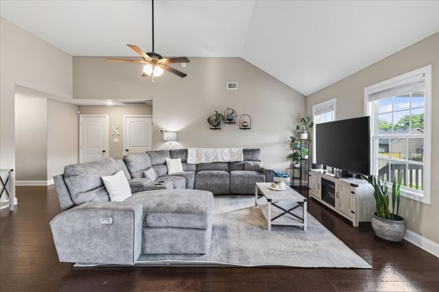 159 Ambridge St, Oak Grove, KY 42262