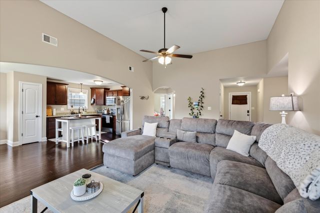 159 Ambridge St, Oak Grove, KY 42262