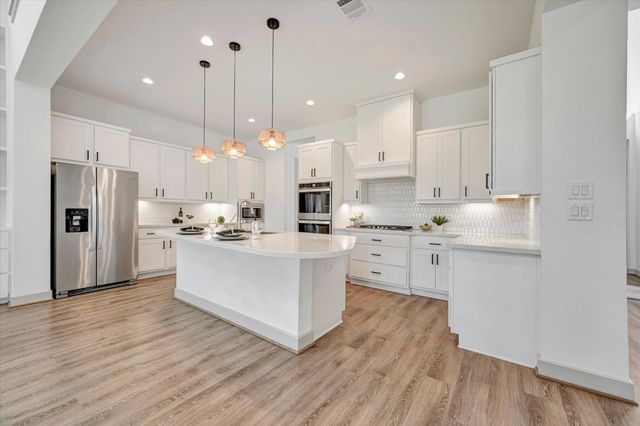 98 Dorado Drive, Friendswood, TX 77546