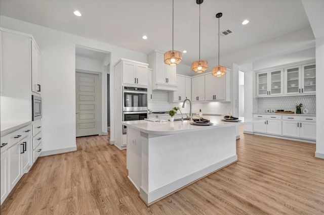 98 Dorado Drive, Friendswood, TX 77546