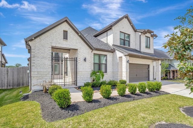 98 Dorado Drive, Friendswood, TX 77546