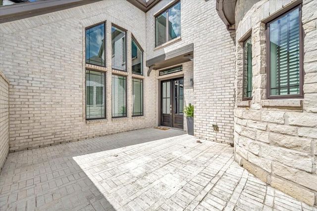 98 Dorado Drive, Friendswood, TX 77546