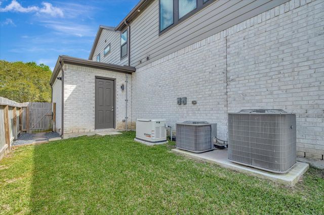 98 Dorado Drive, Friendswood, TX 77546