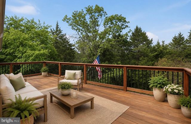 242 OLD PLANTATION LN, Stephens City, VA 22655