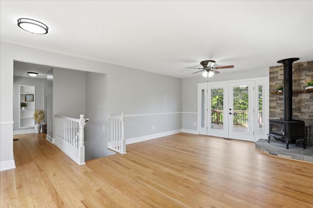 242 OLD PLANTATION LN, Stephens City, VA 22655