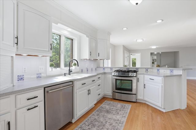 242 OLD PLANTATION LN, Stephens City, VA 22655