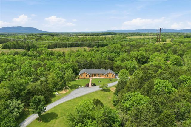 242 OLD PLANTATION LN, Stephens City, VA 22655