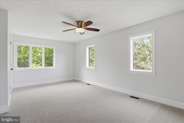 242 OLD PLANTATION LN, Stephens City, VA 22655