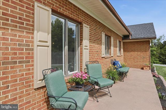 242 OLD PLANTATION LN, Stephens City, VA 22655