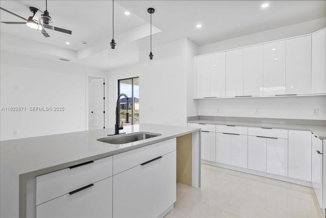 4207 28 ST SW, Lehigh Acres, FL 33976