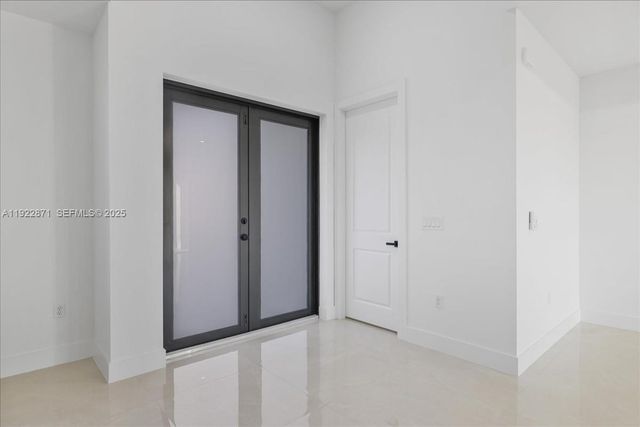 4207 28 ST SW, Lehigh Acres, FL 33976