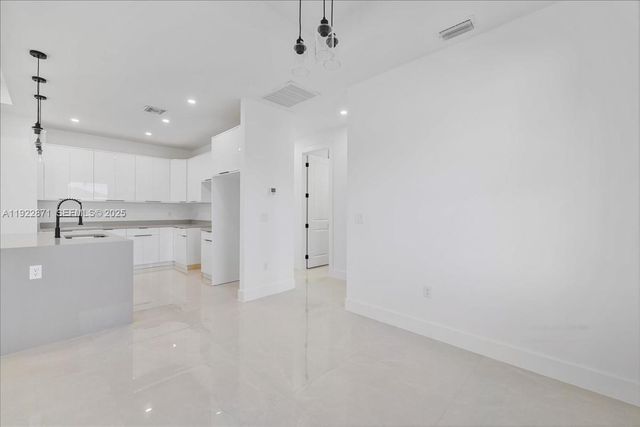 4207 28 ST SW, Lehigh Acres, FL 33976