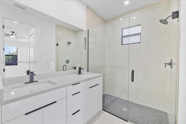 4207 28 ST SW, Lehigh Acres, FL 33976