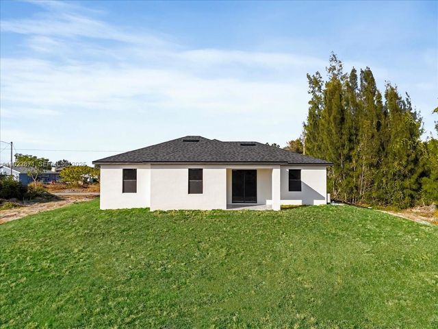 4207 28 ST SW, Lehigh Acres, FL 33976