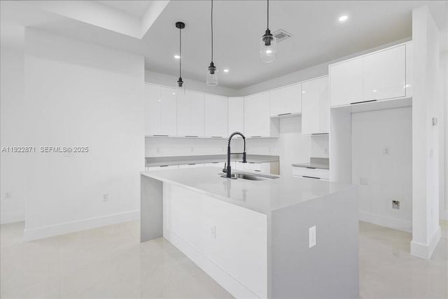 4207 28 ST SW, Lehigh Acres, FL 33976