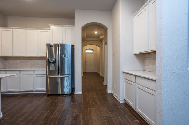 10415 Twisting Springs Drive, Aubrey, TX 76227