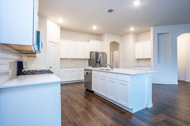 10415 Twisting Springs Drive, Aubrey, TX 76227