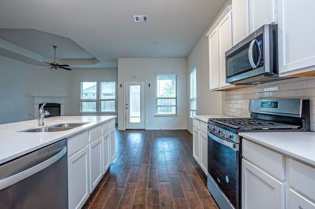 10415 Twisting Springs Drive, Aubrey, TX 76227