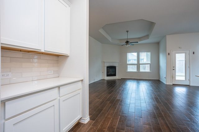 10415 Twisting Springs Drive, Aubrey, TX 76227