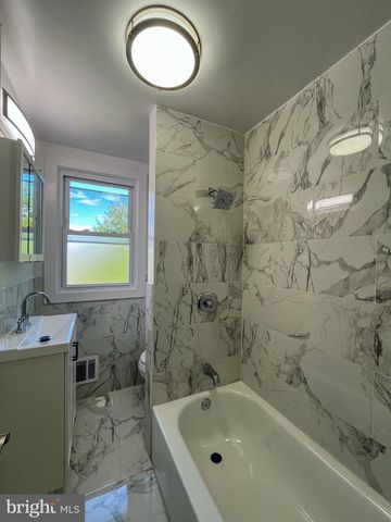 702 ATLANTIC AVE, Hamilton, NJ 08629