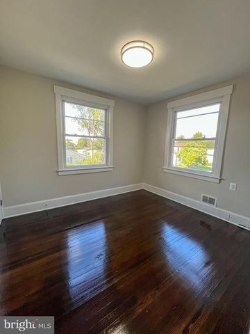 702 ATLANTIC AVE, Hamilton, NJ 08629