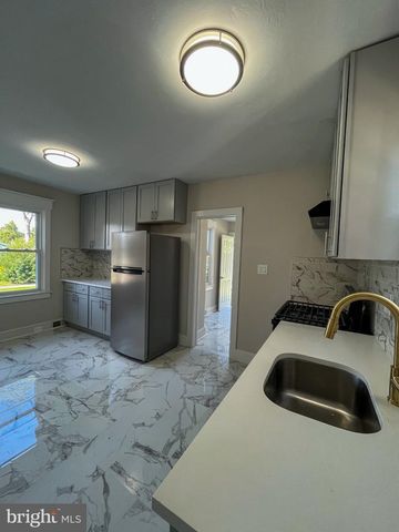 702 ATLANTIC AVE, Hamilton, NJ 08629