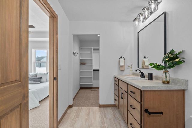 2045 RED FOX LANE, Kaukauna, WI 54130