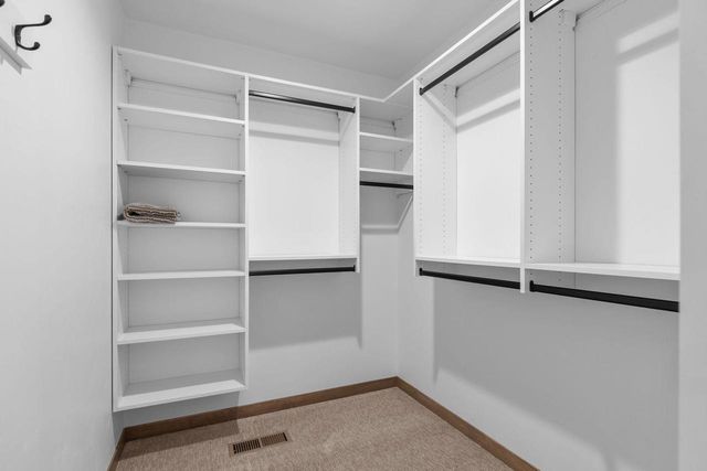 2045 RED FOX LANE, Kaukauna, WI 54130