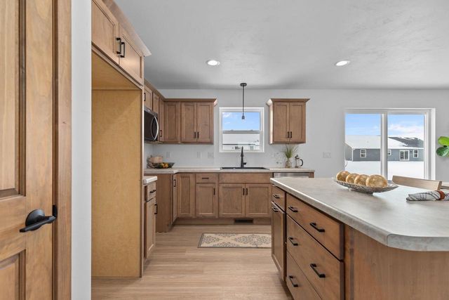 2045 RED FOX LANE, Kaukauna, WI 54130