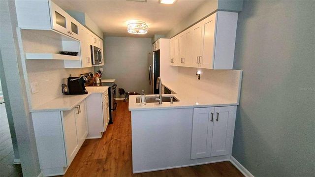 257 5TH ST NW, Largo, FL 33770